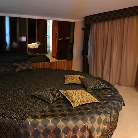 Motel 2